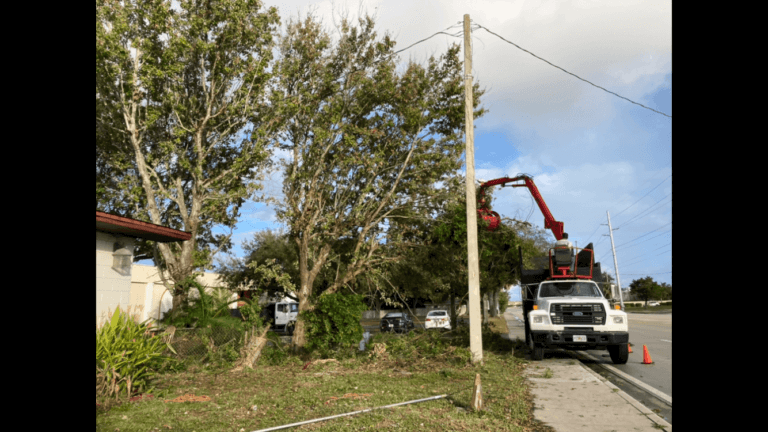 Grapple Truck Vero Beach Florida